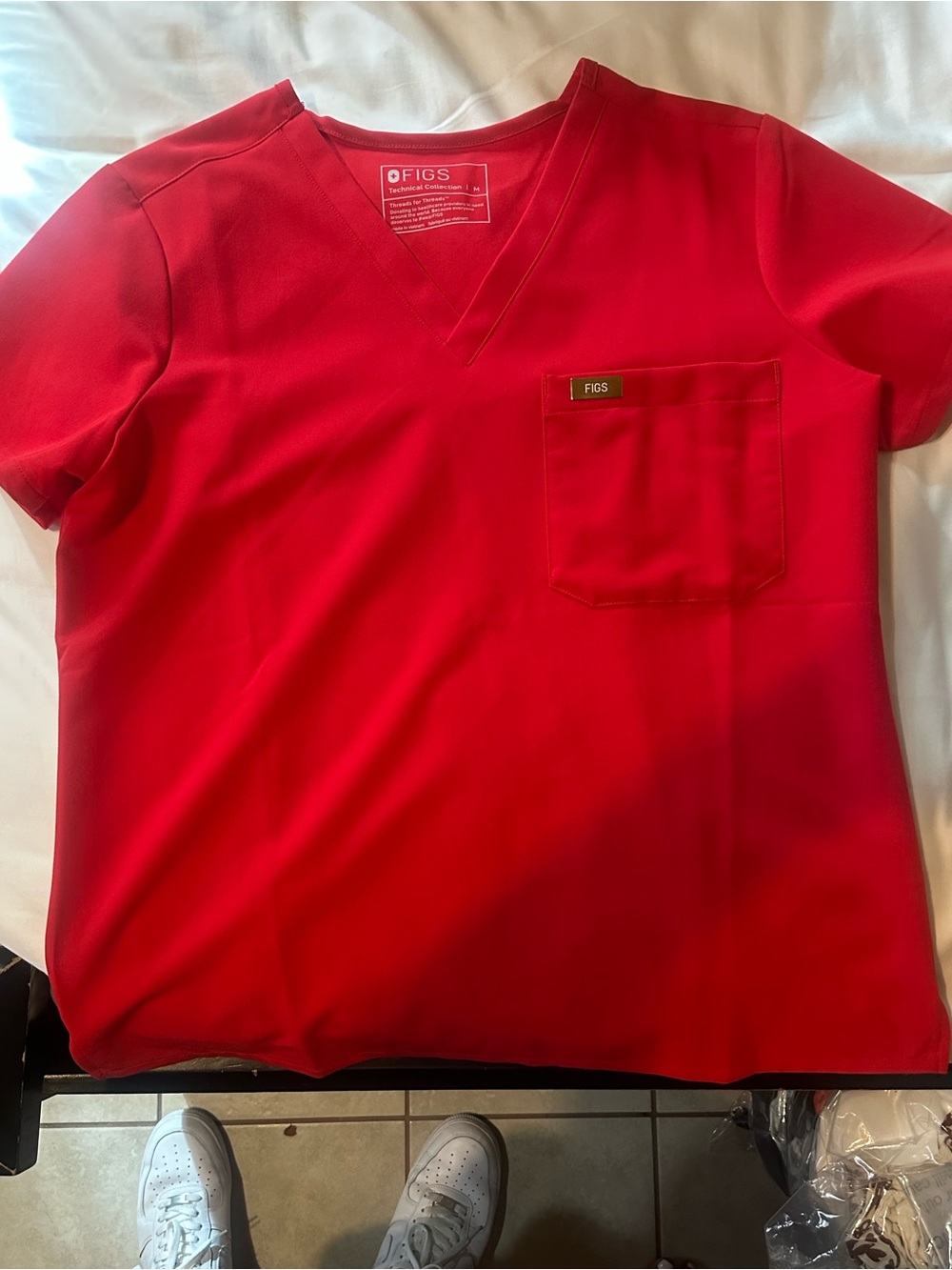 Figs Woman Short Sleeve V-Neck Top in Red